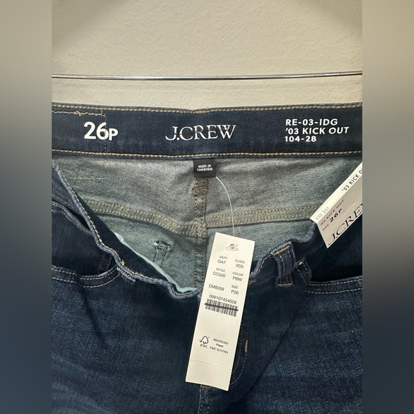 NWT! J.Crew Petite curvy cropped kickout jean in 2003 super-stretch. 26 Petite - Picture 5 of 6